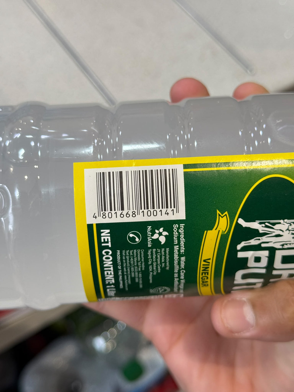 Datu Puti Cane Vinegar 1L barcode and ingredients close up | Asian Grocery UK
