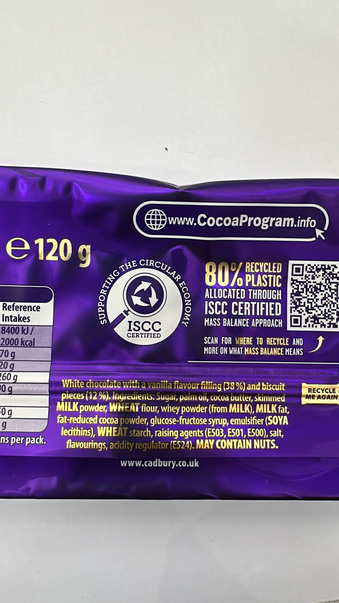 White Chocolate Bar with Oreo Biscuit Pieces 120g | Asian Grocery UK