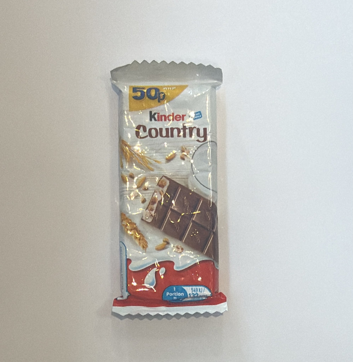 Kinder Country Chocolate Bar 23.5g | Asian Grocery UK