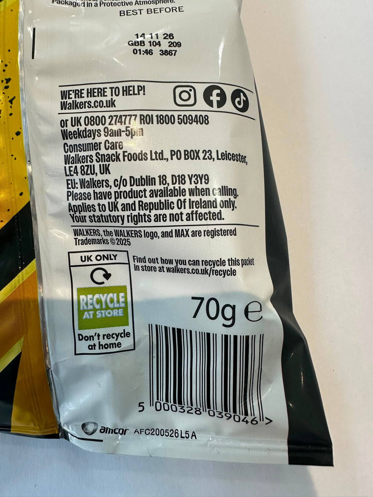 Walkers Max Jalapeño and Cheese Flavour Ridged Potato Crisps 70g | Asian Grocery UK